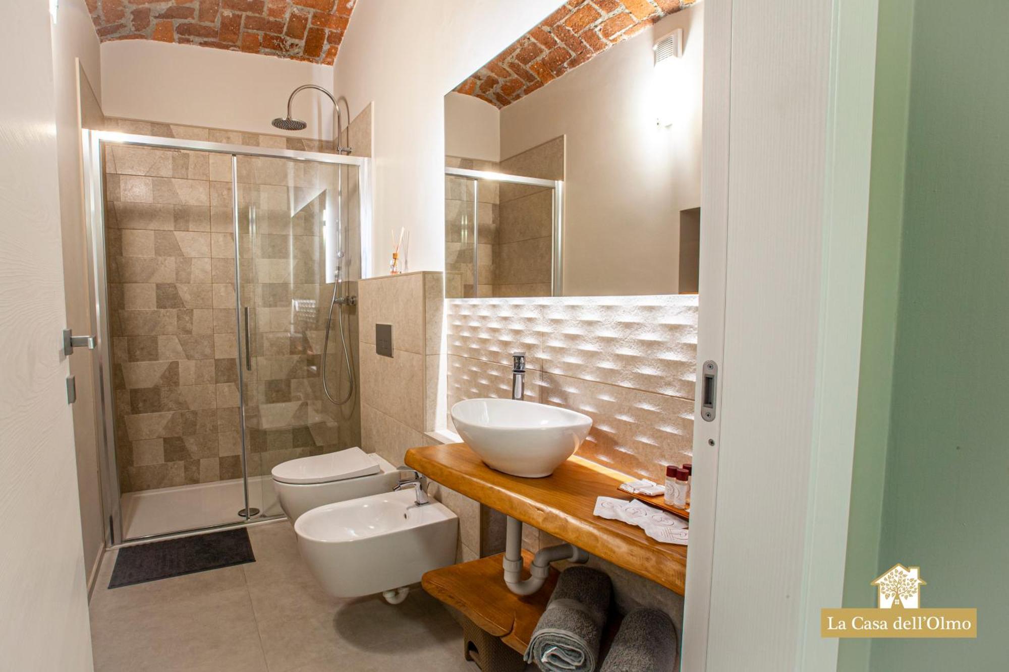La Casa Dell'Olmo - Suite Apartment Кунео Экстерьер фото